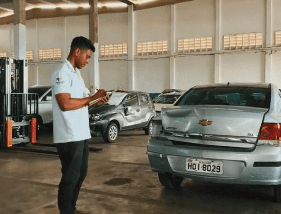 Equipamento de reboque do Pátio Rocha